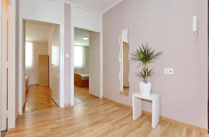 Apartman Bay Bridge Center 1 *