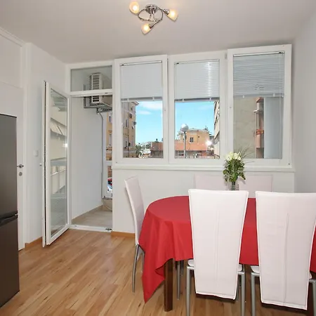 海湾大桥中心公寓1号 扎达尔