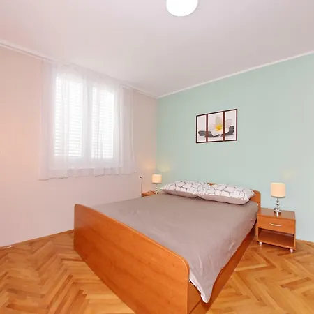 海湾大桥中心公寓1号 扎达尔