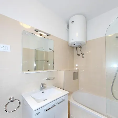 Apartment Bay Bridge Center 1