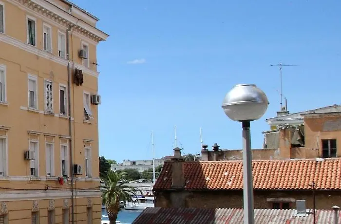 海湾大桥中心公寓1号 公寓